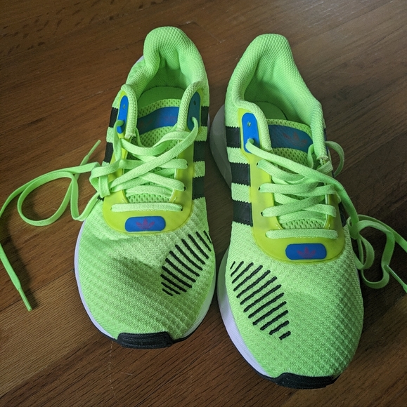 New without box women's Adidas 8 shoes - Picture 2 of 5